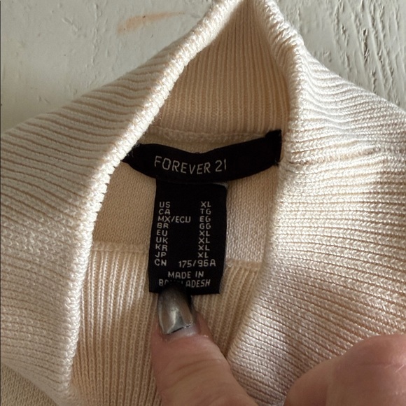 Forever 21 Elegant Cream Sleeveless 2 pc matching set NWOT - Picture 14 of 15